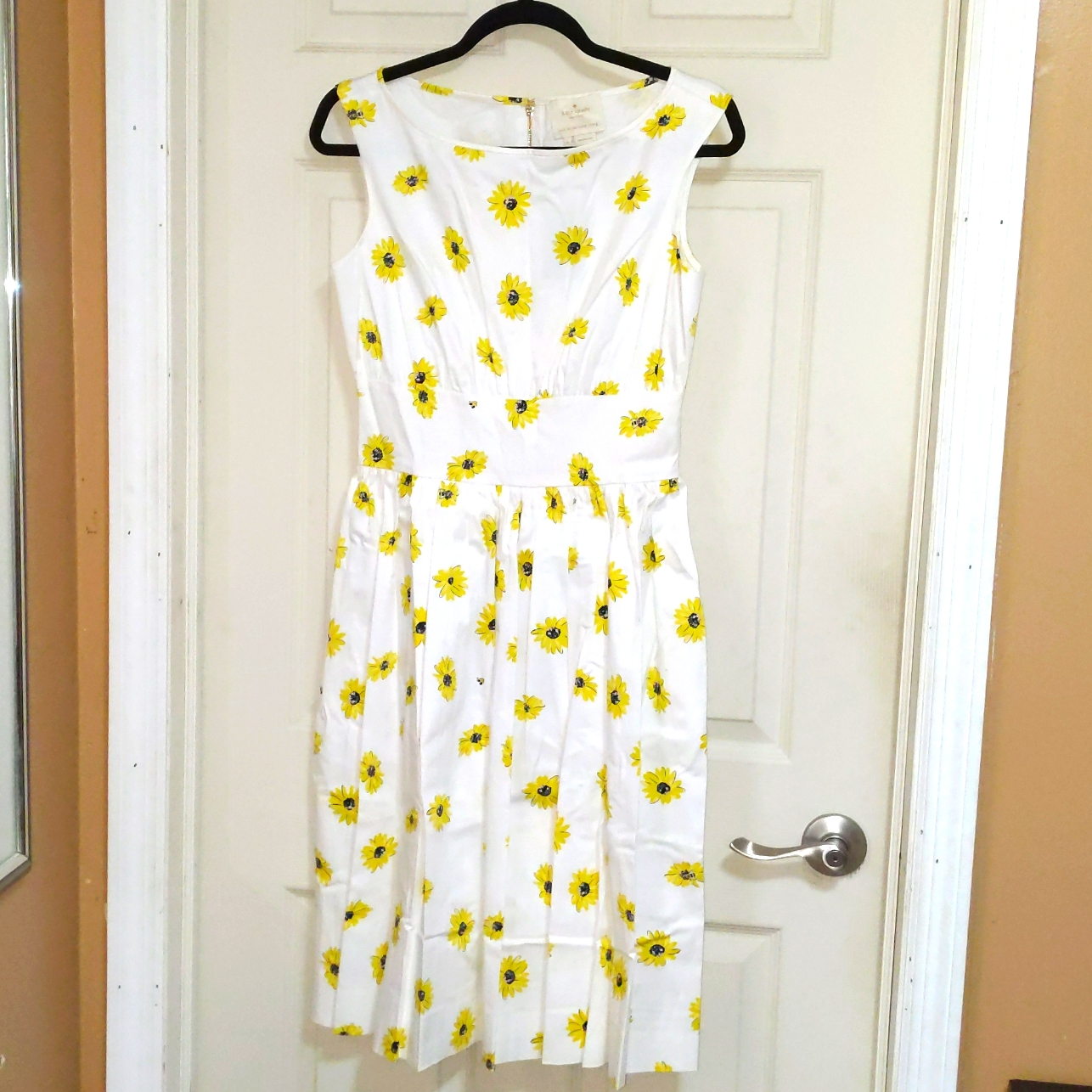Nwt Kate Spade Size 4 Daisy Dot Lyric Dress